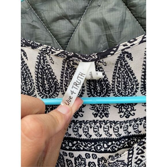 Live 4 Truth Short Sleeve Shirt Size Medium - Picture 3 of 5